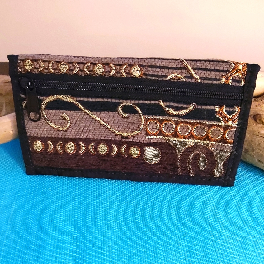 Designs by Diana WALLET